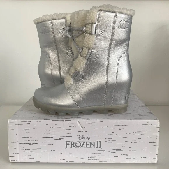 Sorel X Disney Joan of Arctic Wedge Boots Frozen ll Size Women’s 6.5 RARE - Picture 5 of 16